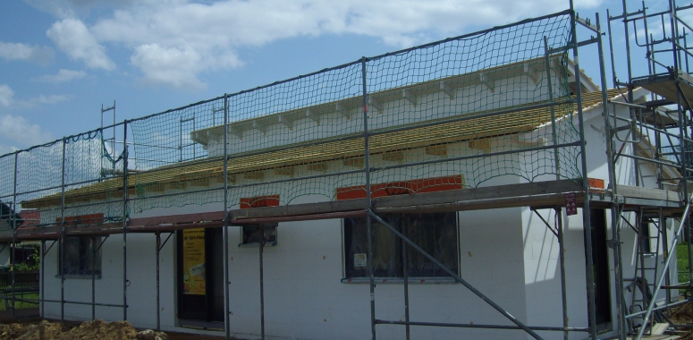 Gleich haben wir ein Dach über dem Kopf